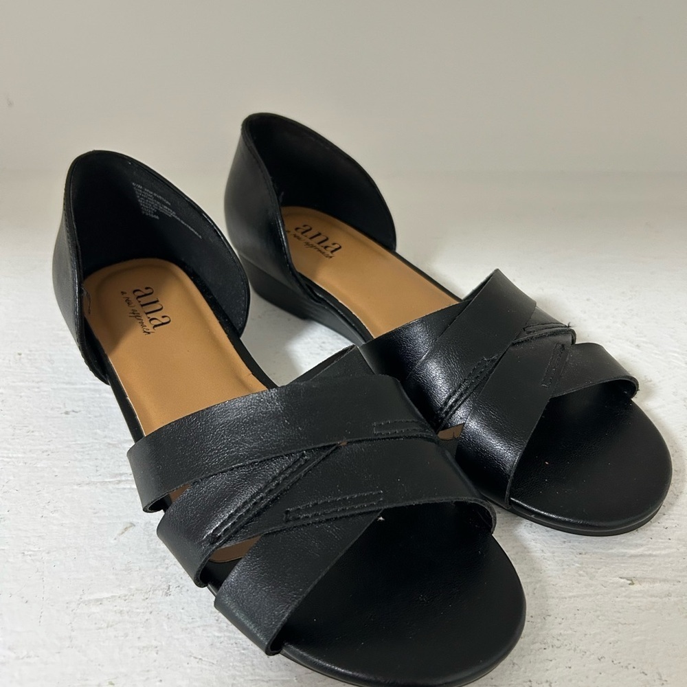 a.n.a Women's Black Flats NWOB